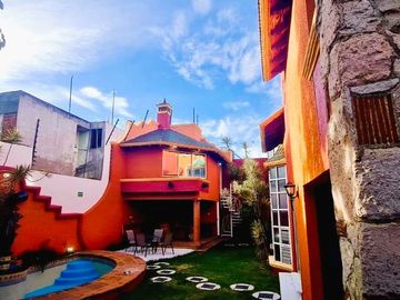 ¡¡Casa en Fuentes de Morelia en VENTA  Cuenta con un Amplio Jardín & Chapoteadero!!