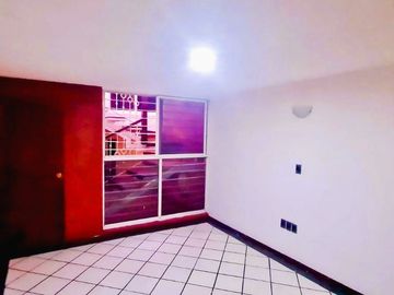 ¡¡Casa en Fuentes de Morelia en VENTA  Cuenta con un Amplio Jardín & Chapoteadero!!