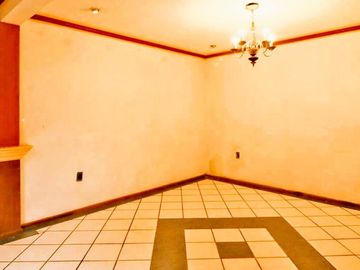 ¡¡Casa en Fuentes de Morelia en VENTA  Cuenta con un Amplio Jardín & Chapoteadero!!