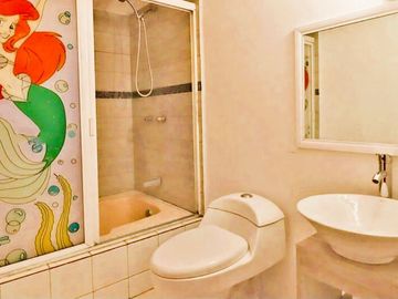 ¡¡Casa en Fuentes de Morelia en VENTA  Cuenta con un Amplio Jardín & Chapoteadero!!