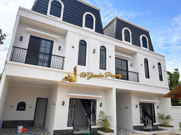 RUMAH 2 LANTAI 3KT DI JAGAKARSA SISA 2 UNIT 900 JUTA-AN DEKAT ST. LENTENG AGUNG JAKARTA SELATAN