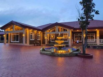 Mansion House and A Farm Lot in Tagaytay City