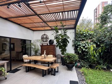 VENDO CASA EN UNIDAD CERRADA EN CASTROPOL- MEDELLIN-EL POBLADO