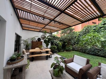 VENDO CASA EN UNIDAD CERRADA EN CASTROPOL- MEDELLIN-EL POBLADO