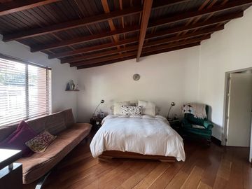 VENDO CASA EN UNIDAD CERRADA EN CASTROPOL- MEDELLIN-EL POBLADO