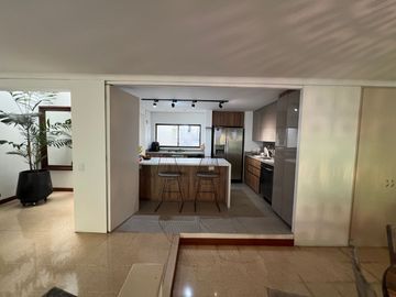 VENDO CASA EN UNIDAD CERRADA EN CASTROPOL- MEDELLIN-EL POBLADO