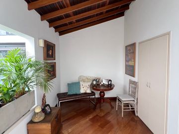 VENDO CASA EN UNIDAD CERRADA EN CASTROPOL- MEDELLIN-EL POBLADO