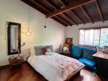 VENDO CASA EN UNIDAD CERRADA EN CASTROPOL- MEDELLIN-EL POBLADO