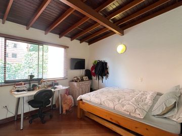 VENDO CASA EN UNIDAD CERRADA EN CASTROPOL- MEDELLIN-EL POBLADO