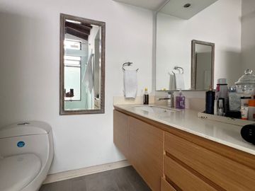 VENDO CASA EN UNIDAD CERRADA EN CASTROPOL- MEDELLIN-EL POBLADO