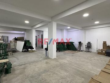 Se Vende Edificio De 9 Pisos Para Almacen En Cercado De Lima - Gran Ocasion Para Importadores