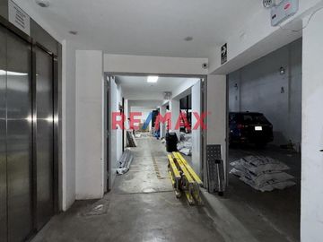 Se Vende Edificio De 9 Pisos Para Almacen En Cercado De Lima - Gran Ocasion Para Importadores