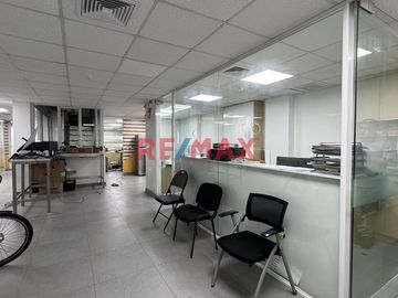 Se Vende Edificio De 9 Pisos Para Almacen En Cercado De Lima - Gran Ocasion Para Importadores