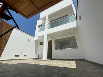 VENTA CASA DE ESTRENO KM 62 PAN. SUR CHILCA (2 PISOS + AZOTEA)