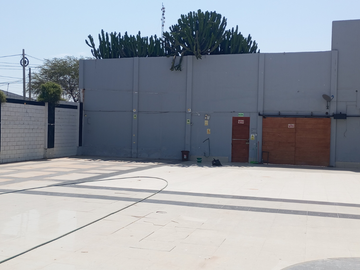 Local Comercial de 905 m2 - Carretera Pimentel