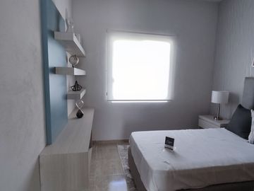 Model Goya, Paraiso Vallarta