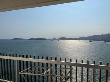 Acapulco Departamento De Playa De Oportunidad En Venta En Condominio La Palapa
