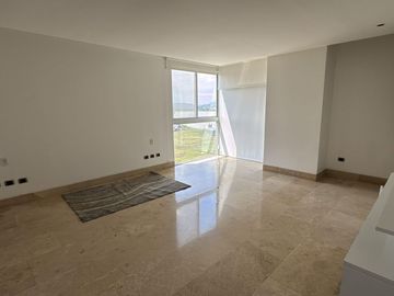 Departamento en venta con vista al Ríos, Guayaquil Tennis Club - Samborondón