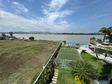 Departamento en venta con vista al Ríos, Guayaquil Tennis Club - Samborondón