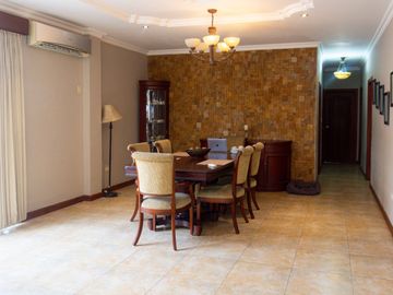Casa en venta de una planta, Urb. Fontana - Samborondón Km 2.5