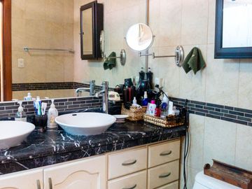 Casa en venta de una planta, Urb. Fontana - Samborondón Km 2.5
