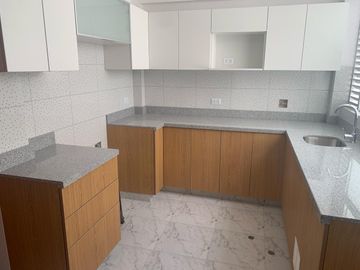 VENTA AMPLIO DUPLEX PISO 3 – SAN BORJA