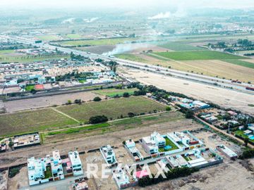 ¡Oportunidad única! Venta de terreno en exclusivo condominio de playa Alto Bu-jama a un SUPER PRECIO.
