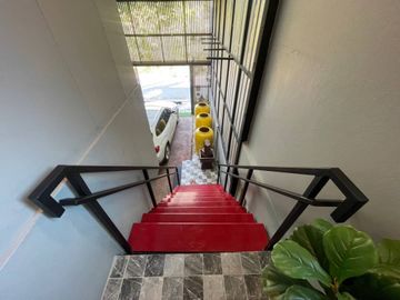 This fully furnished two bedroom, three bathroom town house has a usable area total 240 sq.m.(2,583Sq. ft.) Located in a vibrant area of chiang mai  w