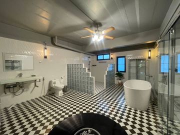 This fully furnished two bedroom, three bathroom town house has a usable area total 240 sq.m.(2,583Sq. ft.) Located in a vibrant area of chiang mai  w