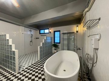 This fully furnished two bedroom, three bathroom town house has a usable area total 240 sq.m.(2,583Sq. ft.) Located in a vibrant area of chiang mai  w