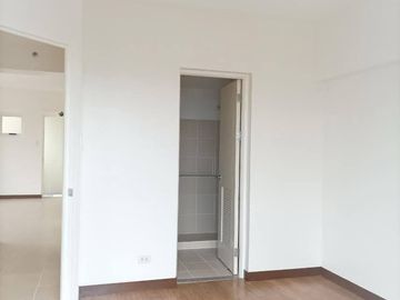 RFO 3 BEDROOM CONDO IN LASPINAS ALEA RESIDENCES NEAR   ST. DOMINIC ACADEMY COLLEGE ,ST.JOSEPH'S ACADEMY