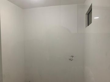 SE VENDE UN LINDO DEPARTAMENTO EN COMAS