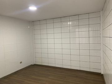 SE VENDE UN LINDO DEPARTAMENTO EN COMAS