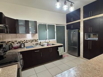 CASA EN FRACCIONAMIENTO CON VIGILANCIA