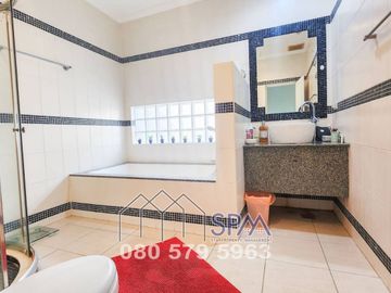 Pool Villa for sale at Hana Village Paknampranburi, 1.8 km from Khaokalok Beach, price 8.9 Million