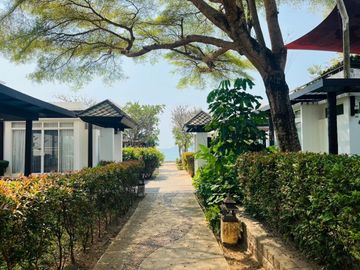 LUXURY BEACHFRONT MODERN TROPICAL VILLA – RAYONG | JUST 30 METERS TO THE BEACH.