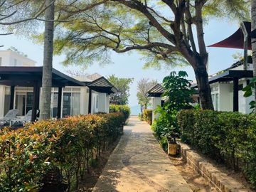 LUXURY BEACHFRONT MODERN TROPICAL VILLA – RAYONG | JUST 30 METERS TO THE BEACH.