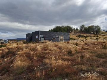 EN VENTA PARCELA CON CASA EN PUNTA ARENAS, SECTOR LEÑADURA