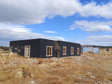 EN VENTA PARCELA CON CASA EN PUNTA ARENAS, SECTOR LEÑADURA