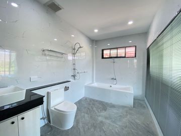 Brand new 3 bed house for sale in Doi Saket, Chiang Mai