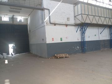 VENTA DE TERRENO 2458 M2, FRENTE 35 M, ZONIFICACION VIVIENDA TALLER, RDM 12 PISOS