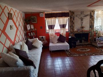 venta de casa en sector arupos , valle de los chillos