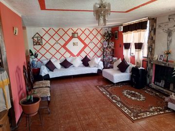 venta de casa en sector arupos , valle de los chillos