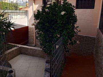 venta de casa en sector arupos , valle de los chillos