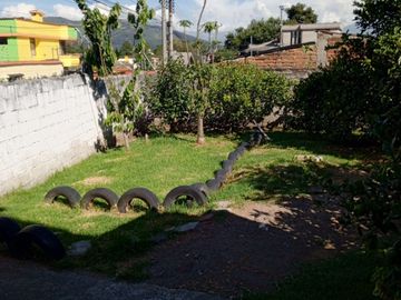 venta de casa en sector arupos , valle de los chillos