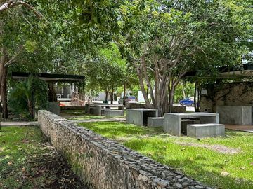 Casa dentro de privada residencial en cholul.