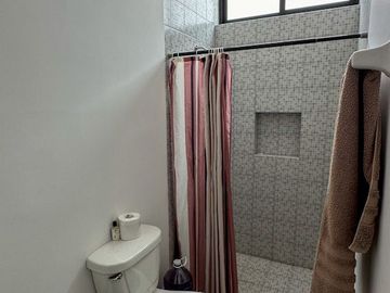 Casa dentro de privada residencial en cholul.