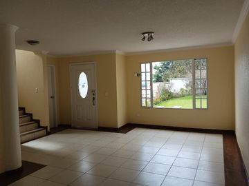 En Venta Hermosa Casa En Conjunto De 6 casas, Conocoto