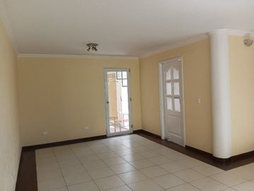 En Venta Hermosa Casa En Conjunto De 6 casas, Conocoto