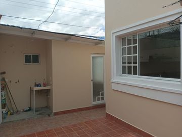 En Venta Hermosa Casa En Conjunto De 6 casas, Conocoto